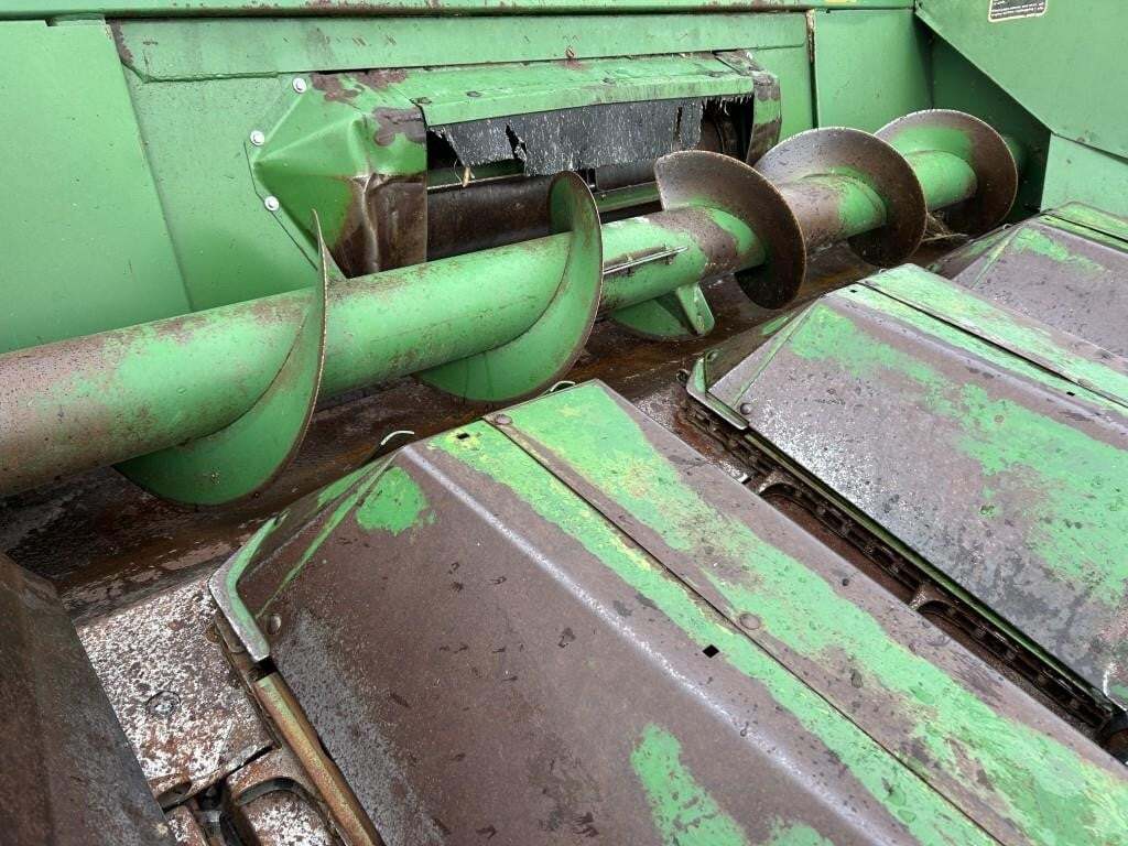  John Deere 443 Corn Head