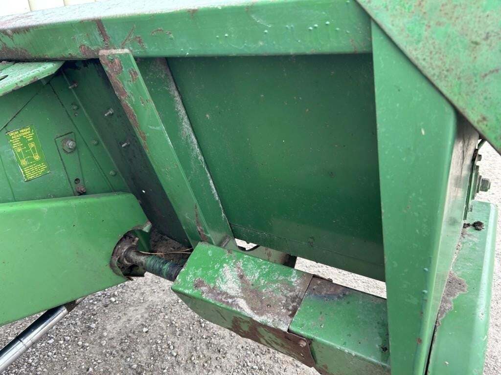  John Deere 443 Corn Head