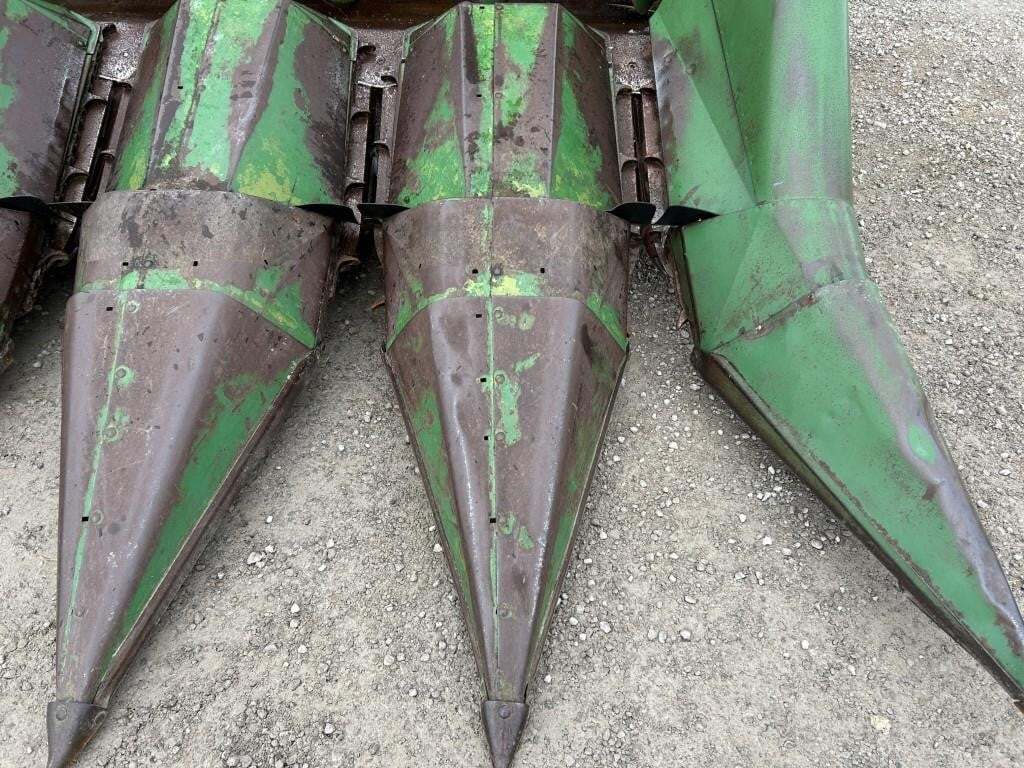  John Deere 443 Corn Head