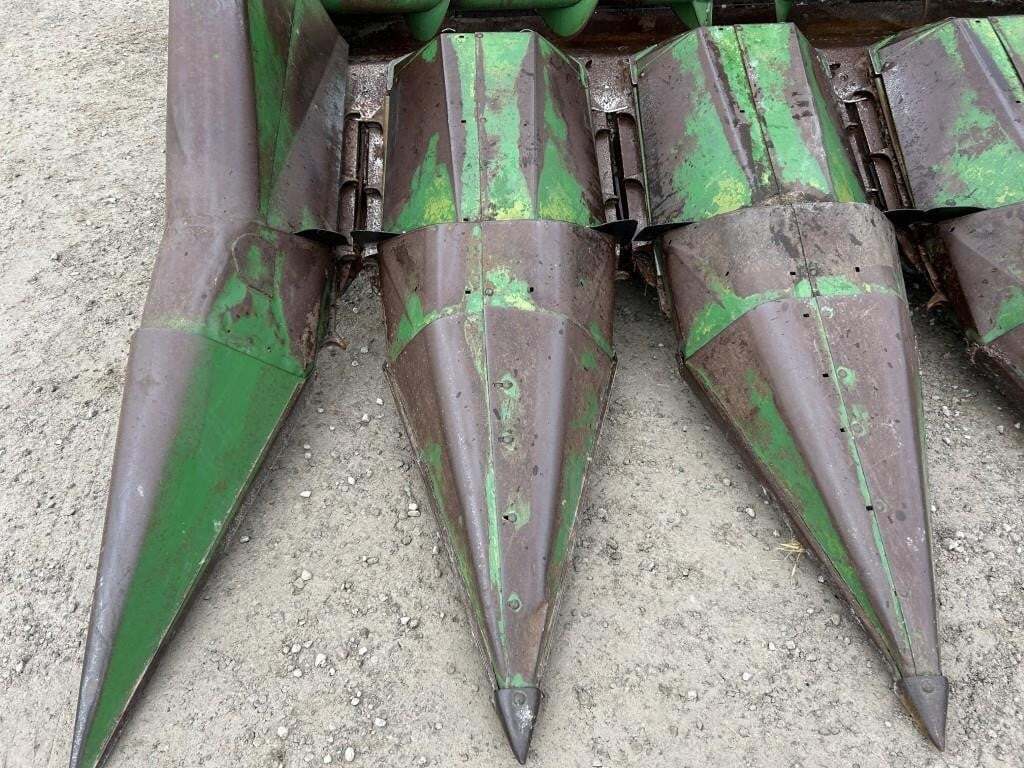  John Deere 443 Corn Head
