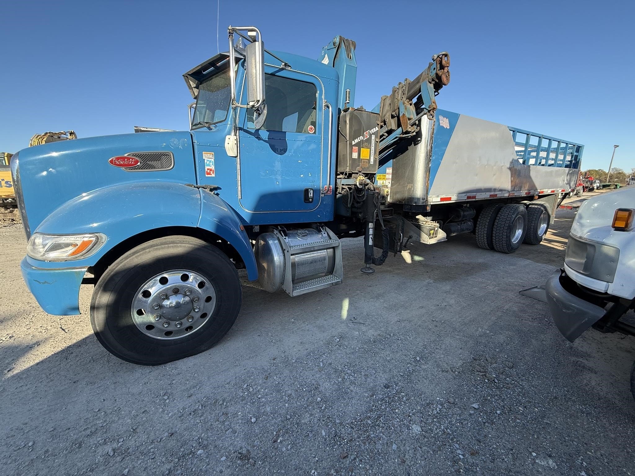 2011 AMCO VEBA 815-5S Crane