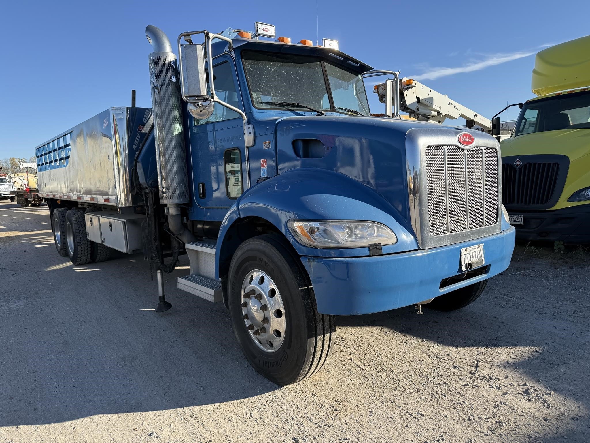 2011 AMCO VEBA 815-5S Crane