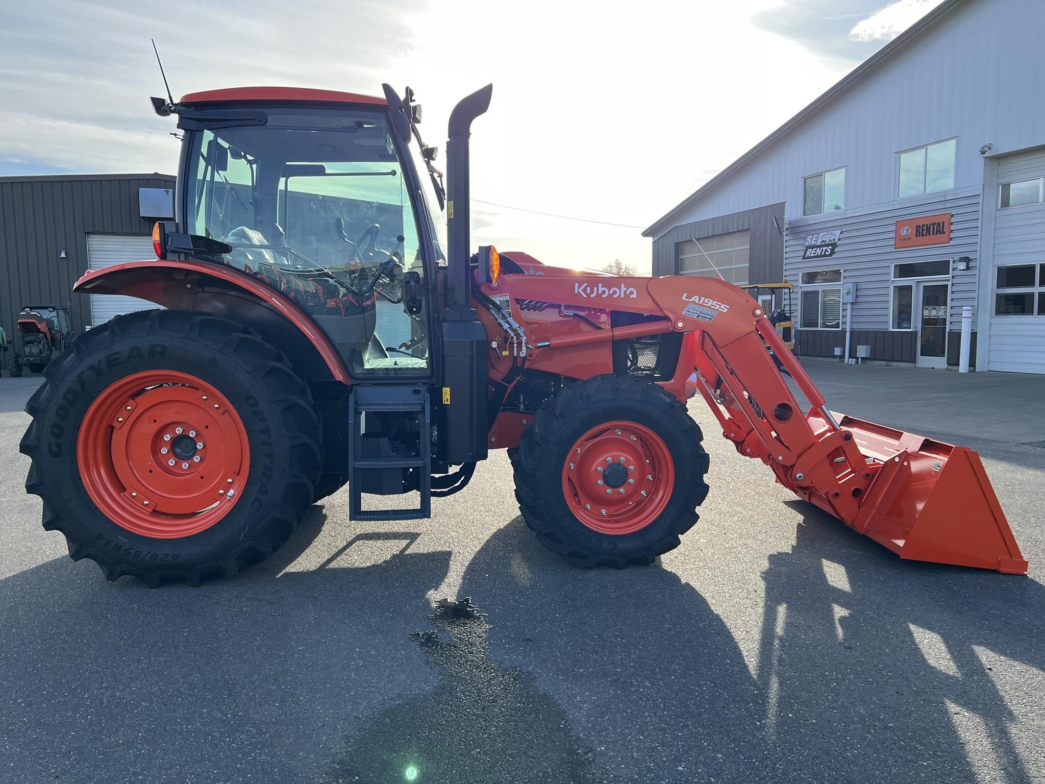2025 Kubota M6-111DTC-F-1 Tractor