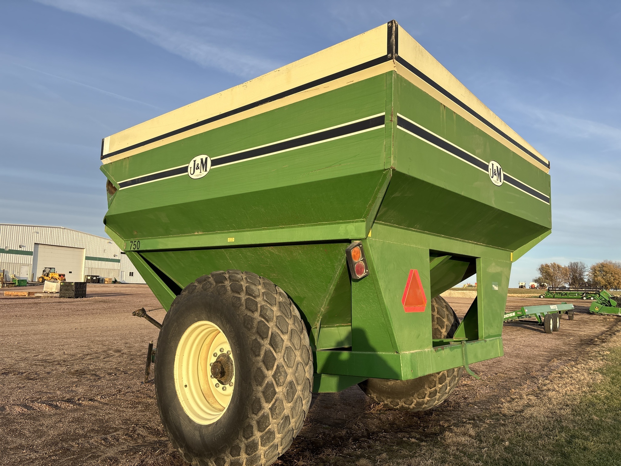  J&M 750-14 Grain Cart