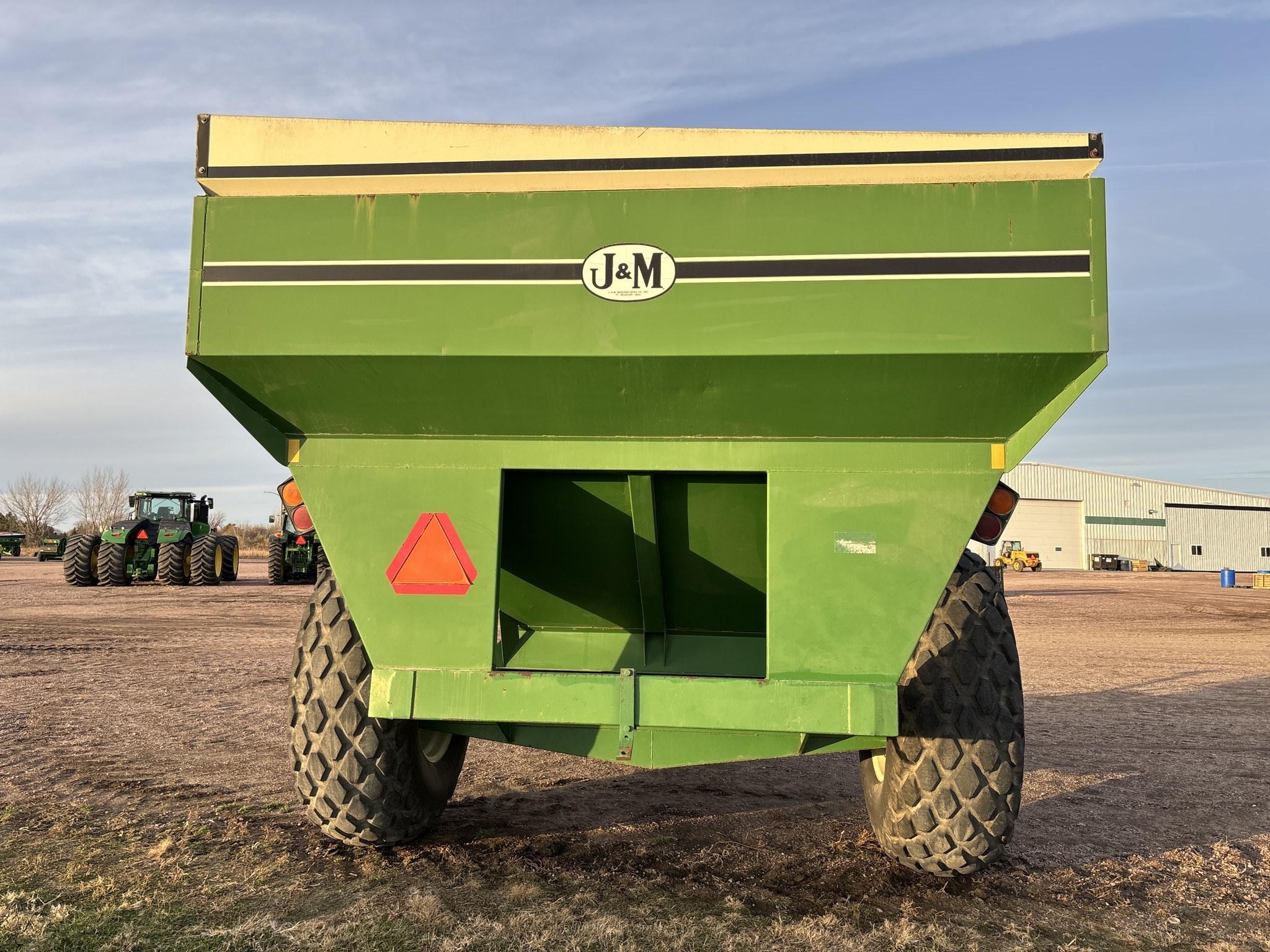  J&M 750-14 Grain Cart