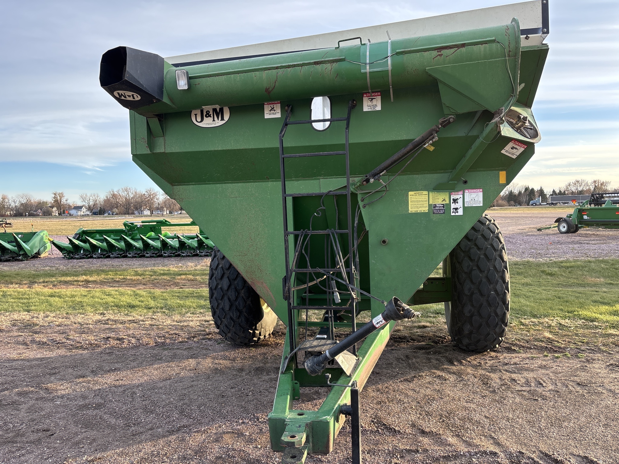  J&M 750-14 Grain Cart