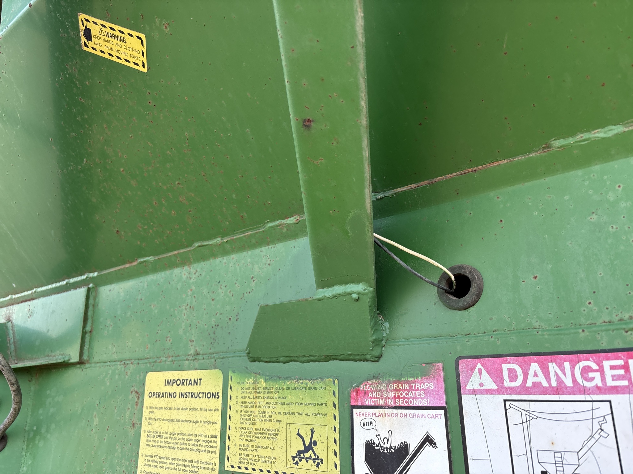  J&M 750-14 Grain Cart