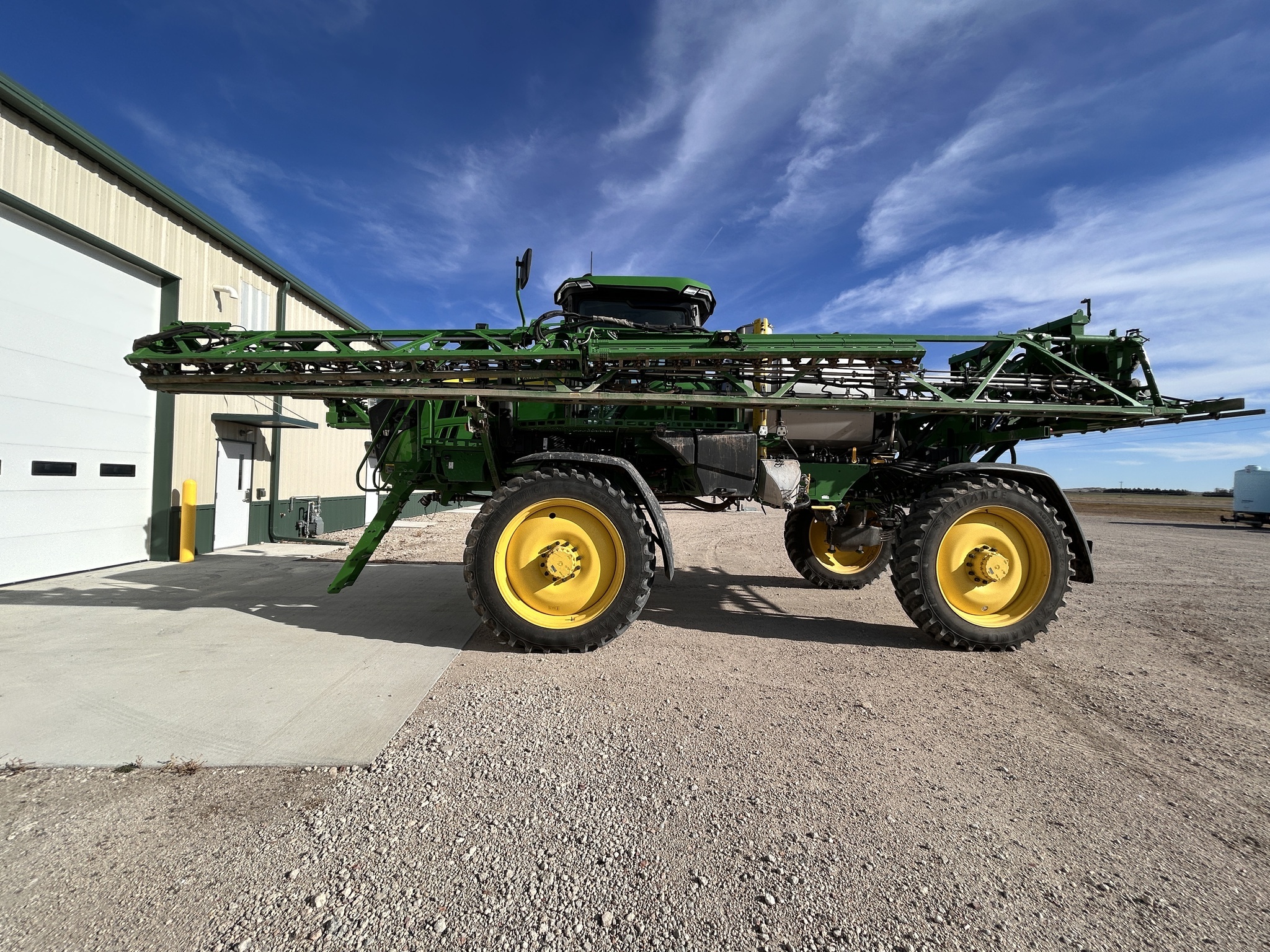 2025 John Deere 410R Self-Propelled Sprayer