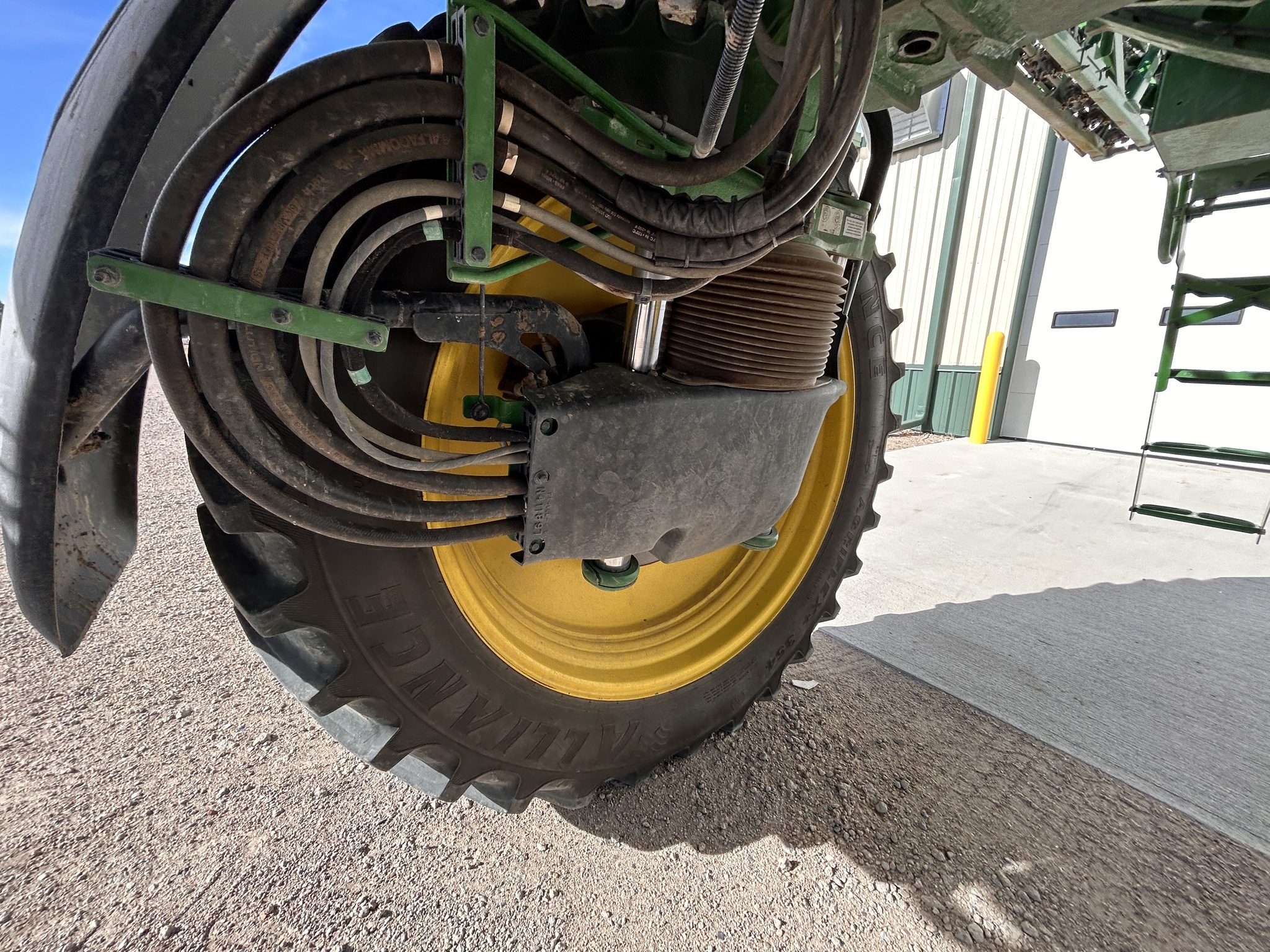 2025 John Deere 410R Self-Propelled Sprayer