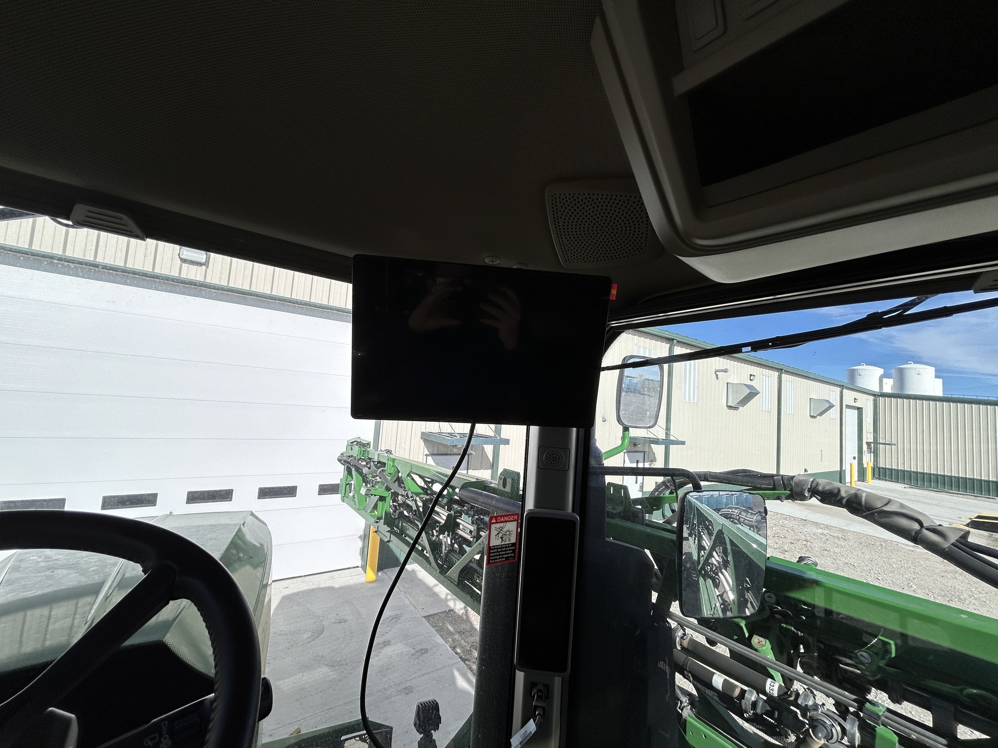 2025 John Deere 410R Self-Propelled Sprayer