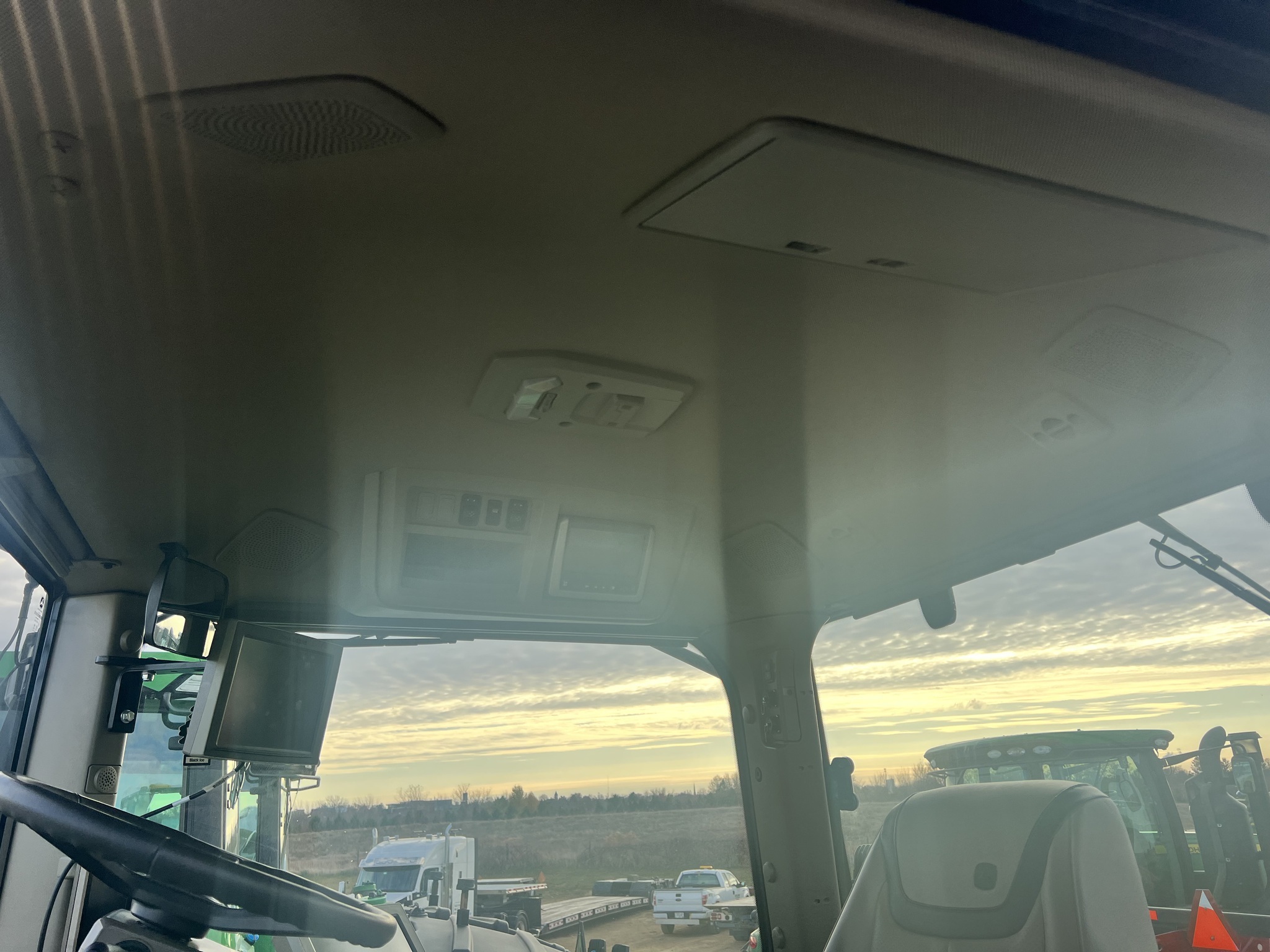 2020 John Deere 8RX 370 Tractor