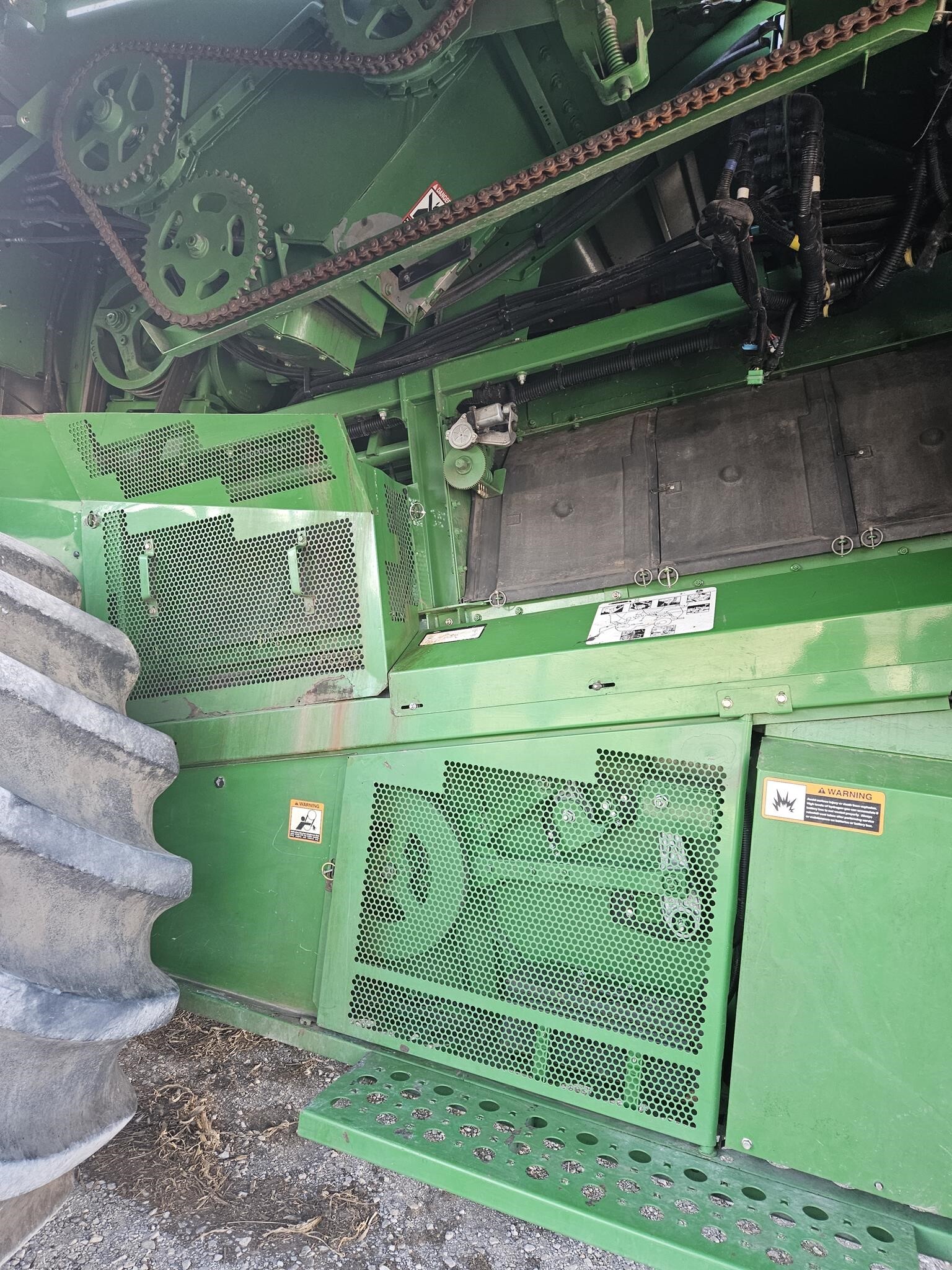 2014 John Deere S680 Combine