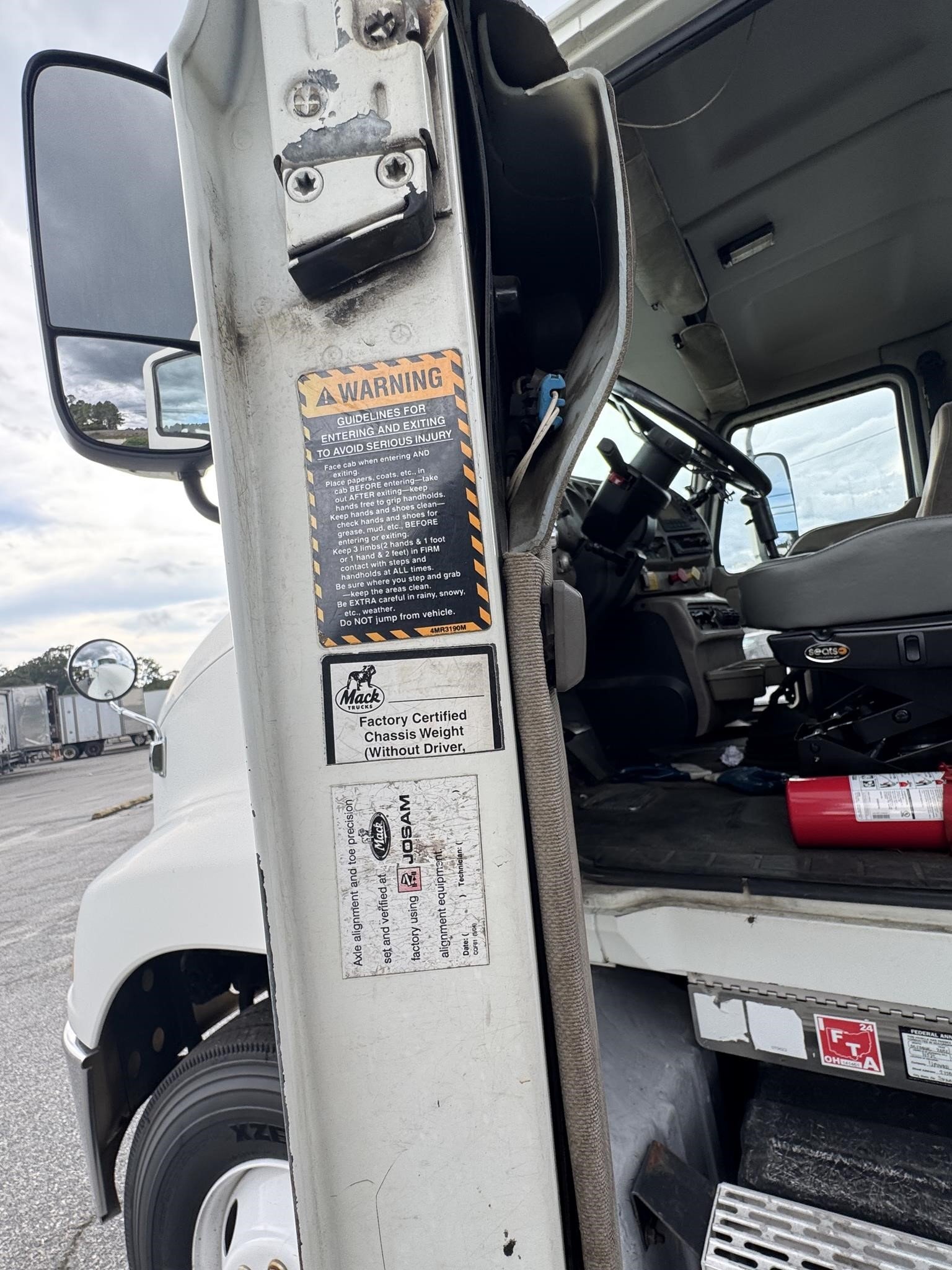 2006 Mack VISION CXN613 Semi Trucks/Trailer