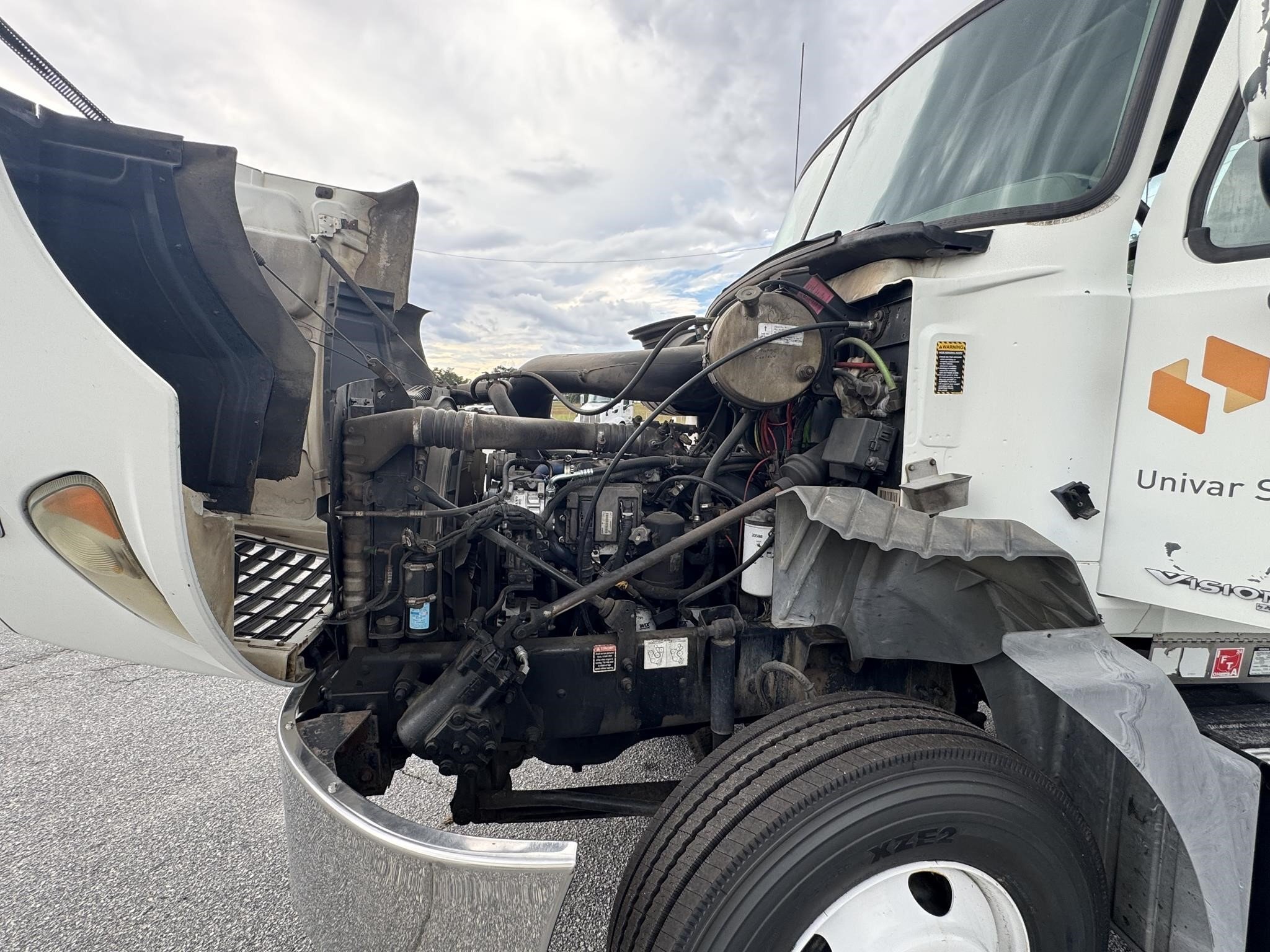 2006 Mack VISION CXN613 Semi Trucks/Trailer