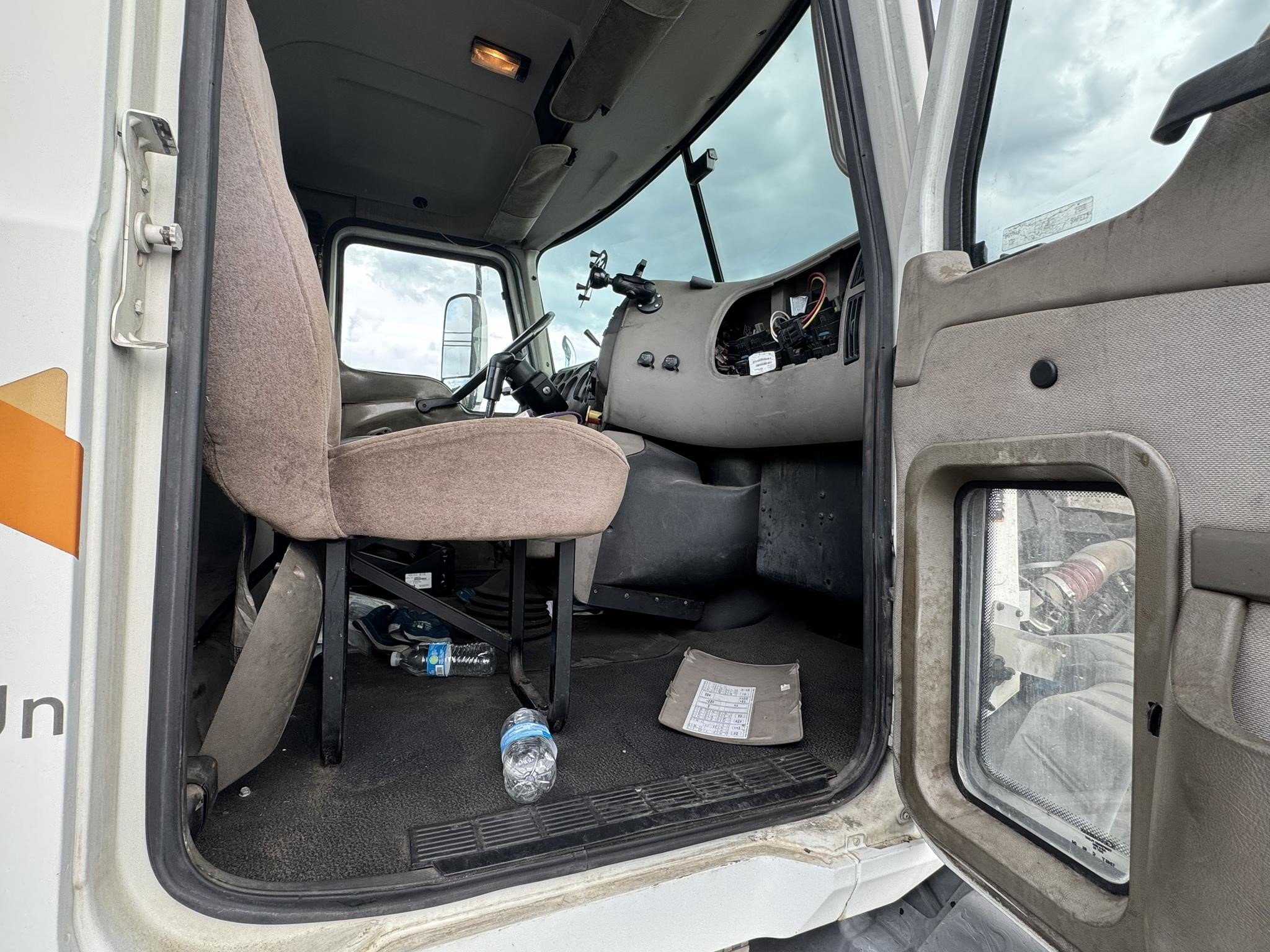 2006 Mack VISION CXN613 Semi Trucks/Trailer