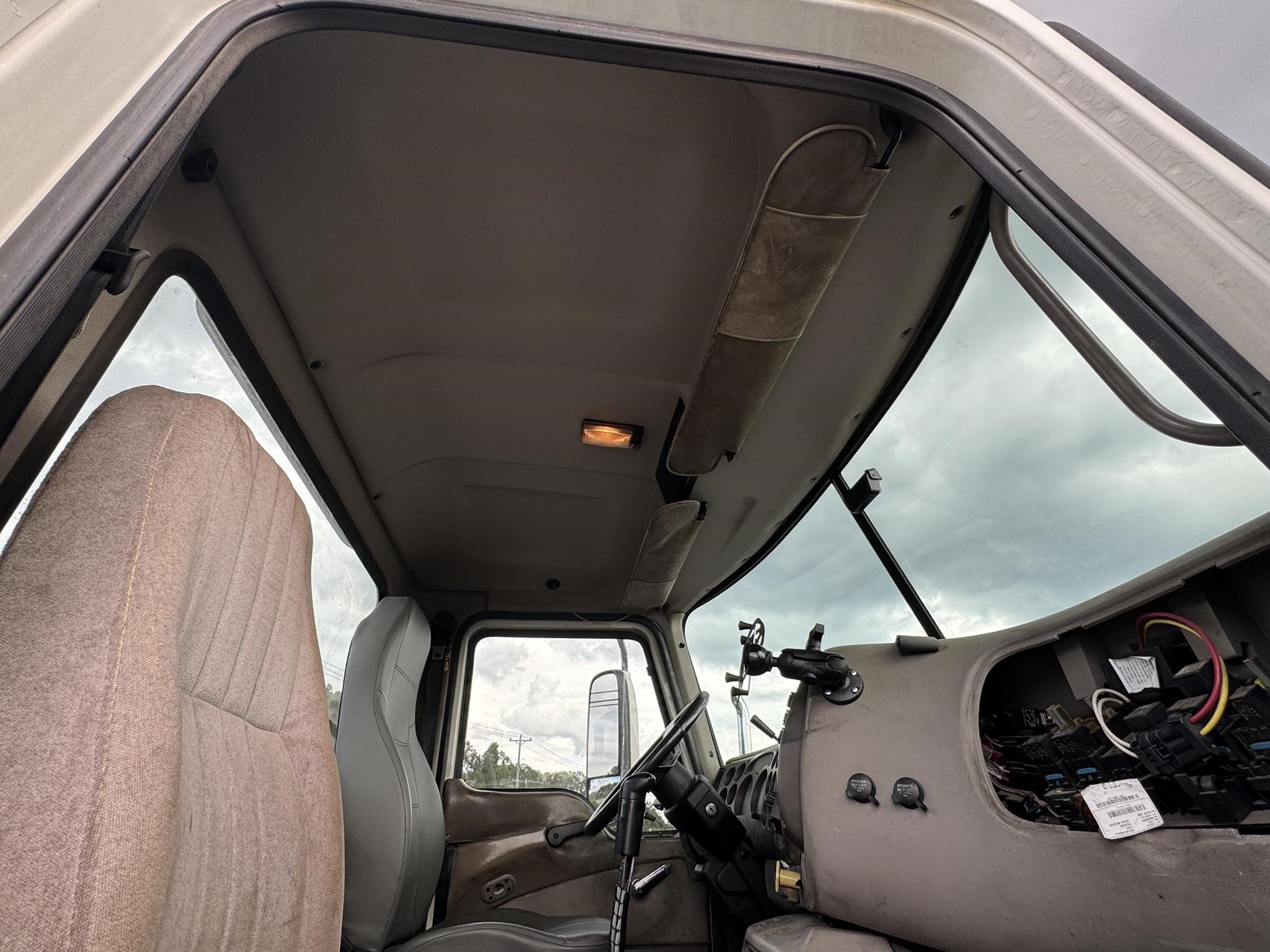 2006 Mack VISION CXN613 Semi Trucks/Trailer