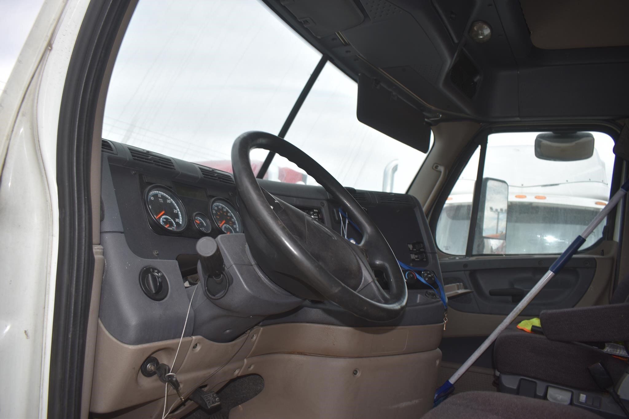 2016 Freightliner Cascadia 125 Semi Trucks/Trailer