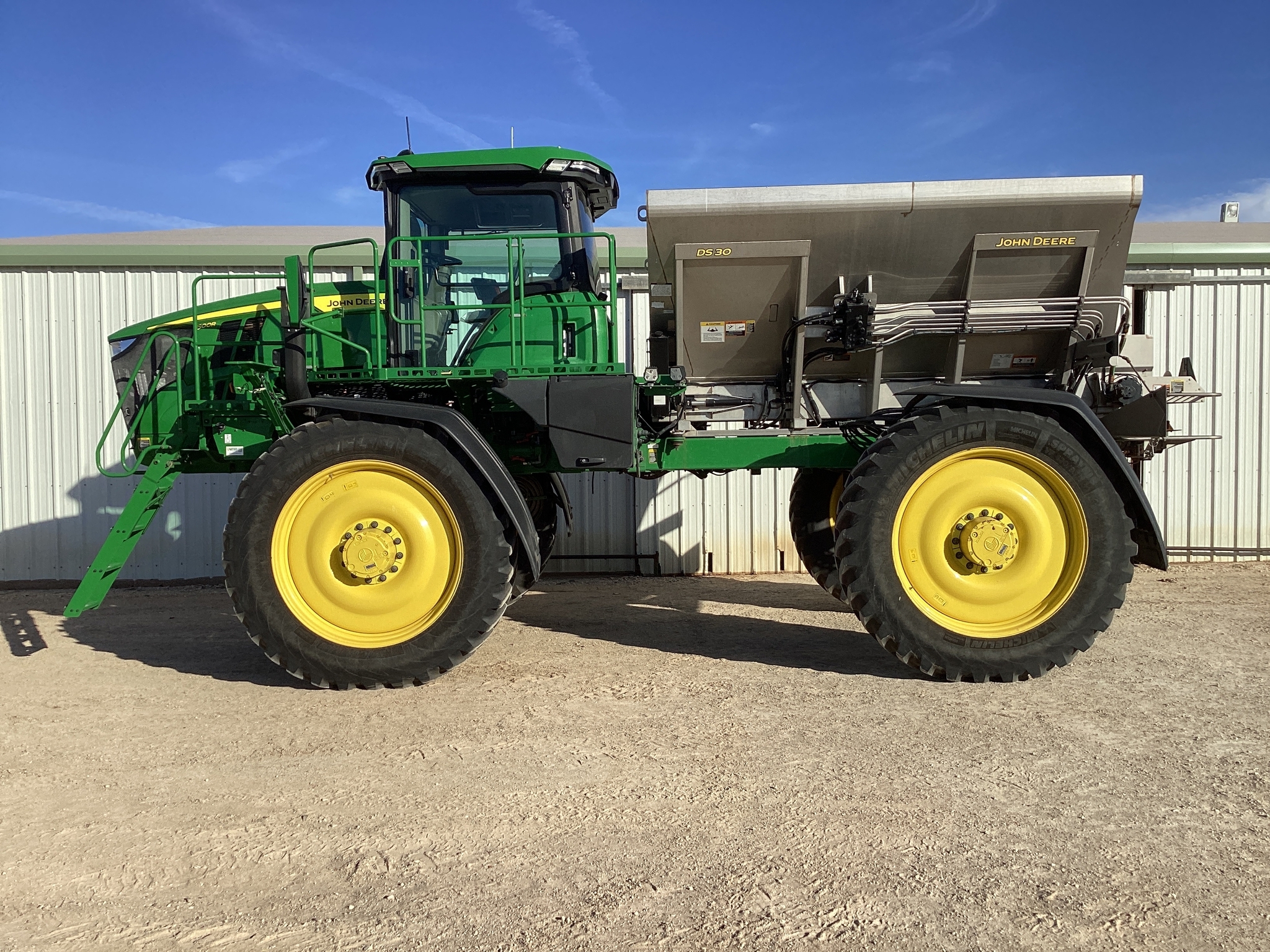 2024 John Deere 600R Loader and Skid Steer Attachment