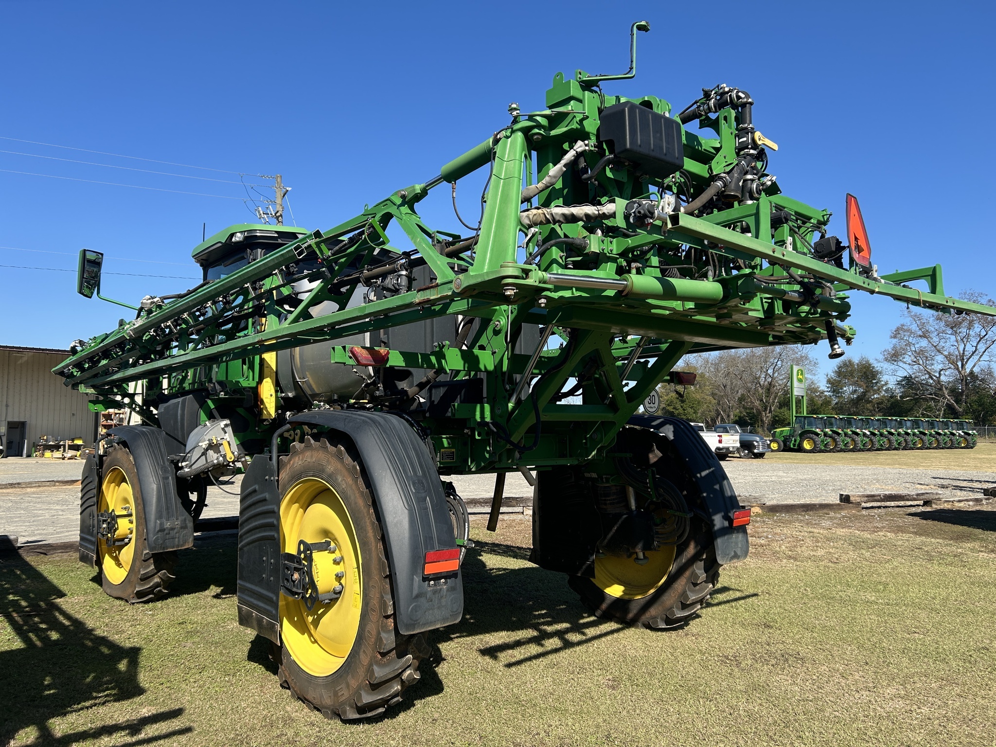 2022 John Deere 408R Self-Propelled Sprayer