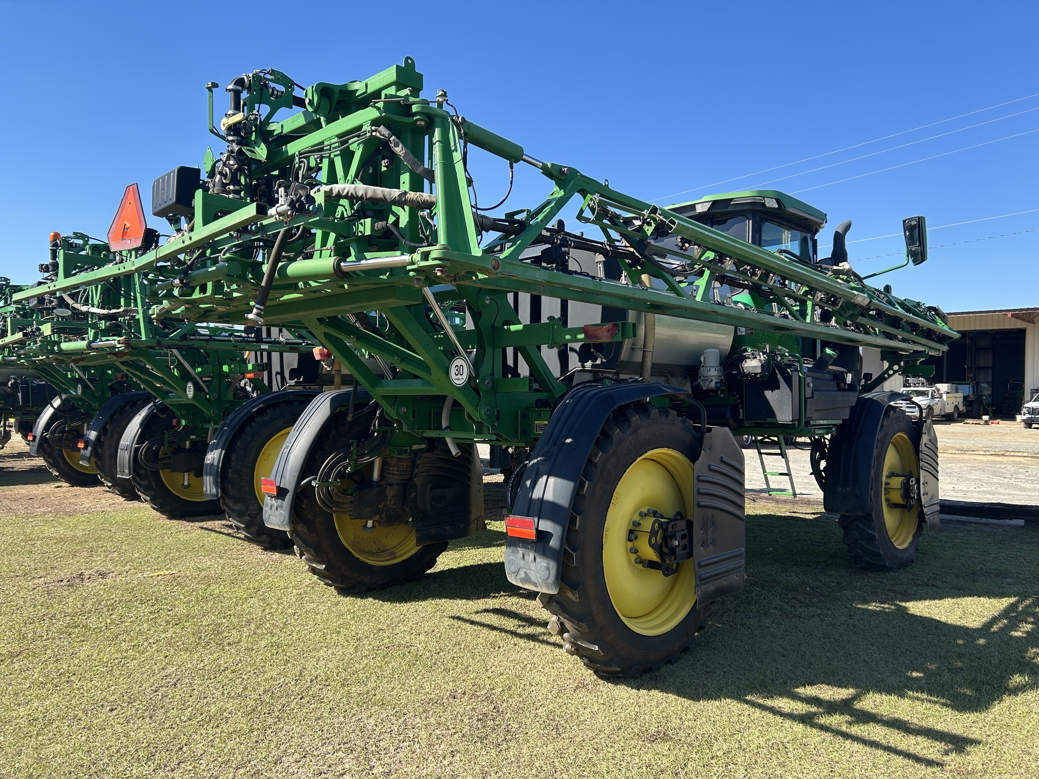 2022 John Deere 408R Self-Propelled Sprayer