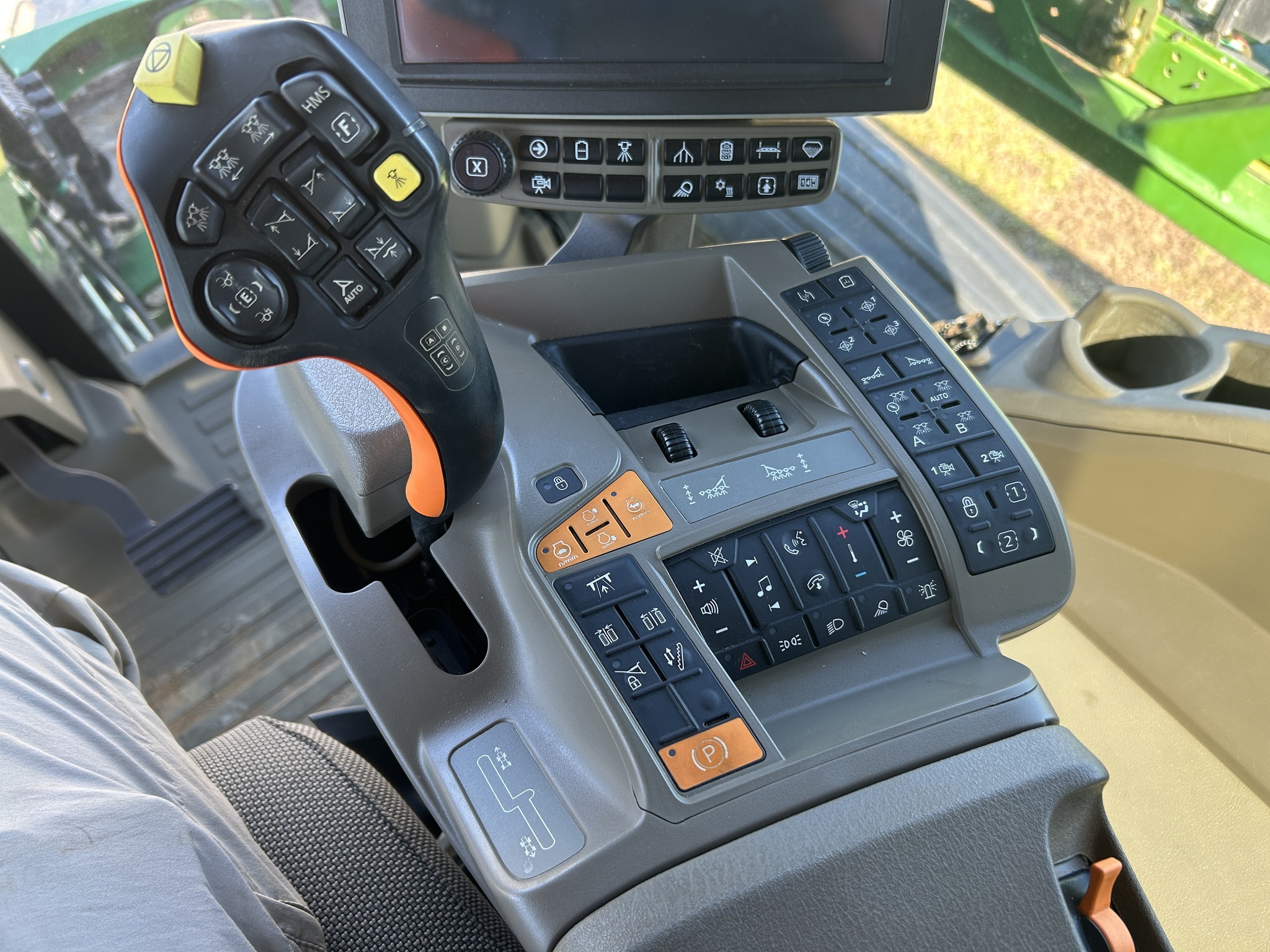 2022 John Deere 408R Self-Propelled Sprayer