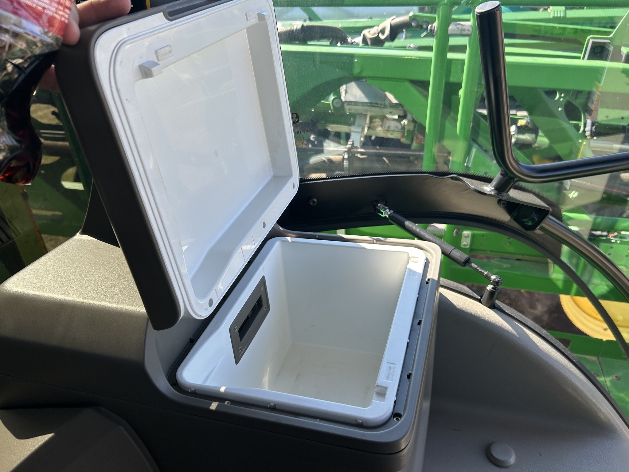 2022 John Deere 408R Self-Propelled Sprayer