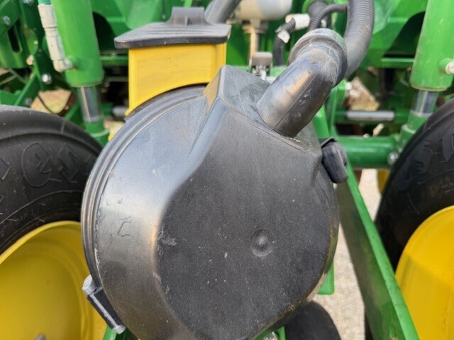 2023 John Deere 1775NT Planter