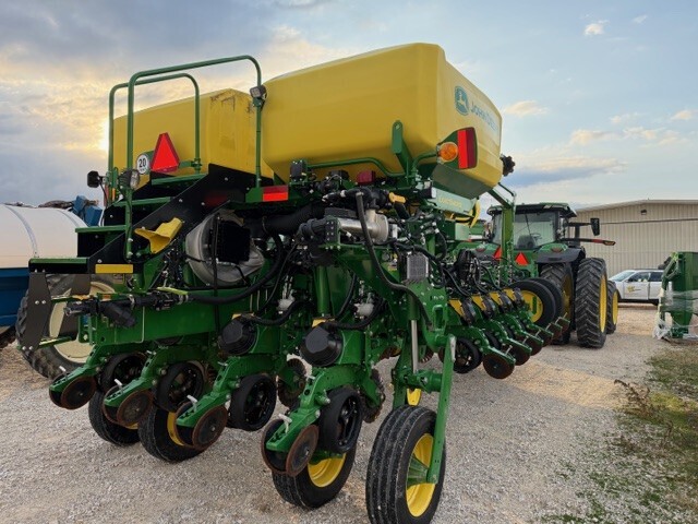 2023 John Deere 1775NT Planter