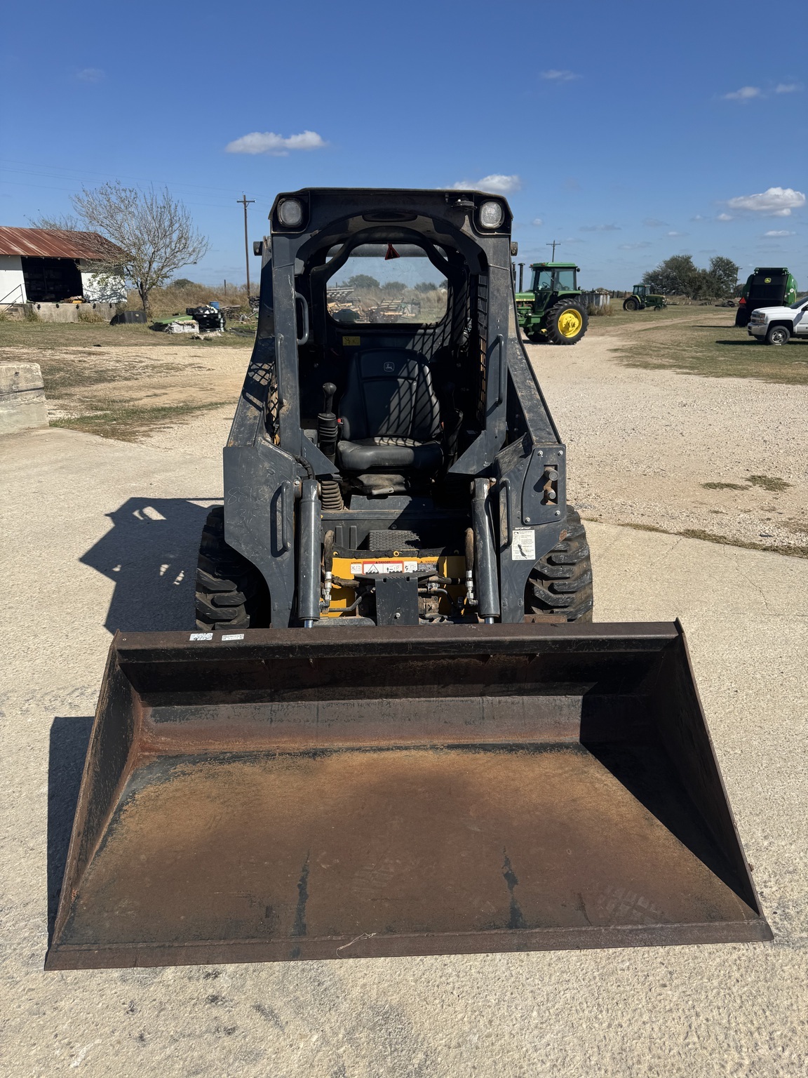 2021 Deere 318G Skid Steer