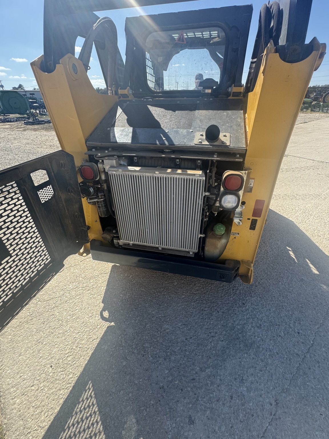 2021 Deere 318G Skid Steer
