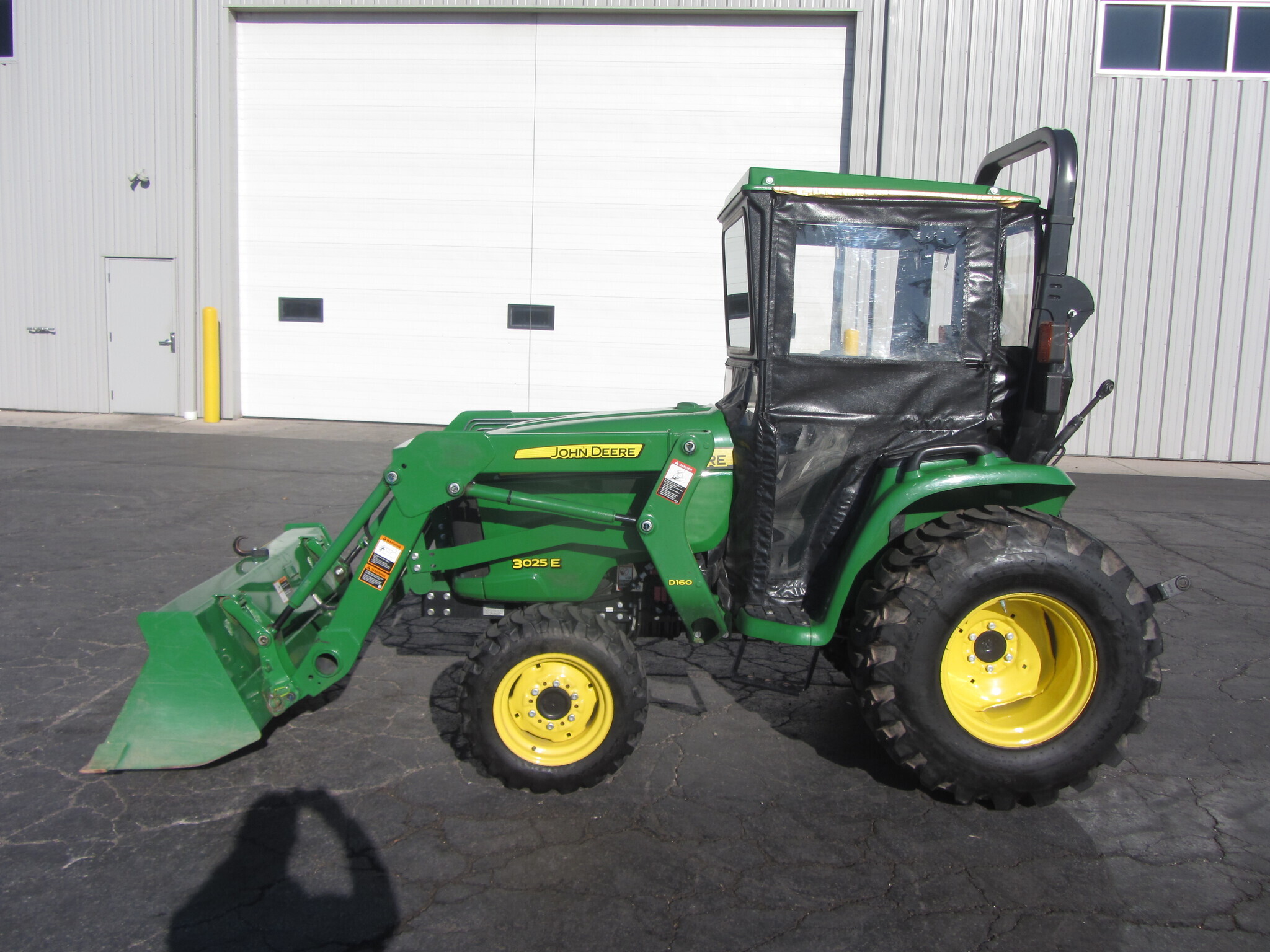 2017 John Deere 3025E Tractor