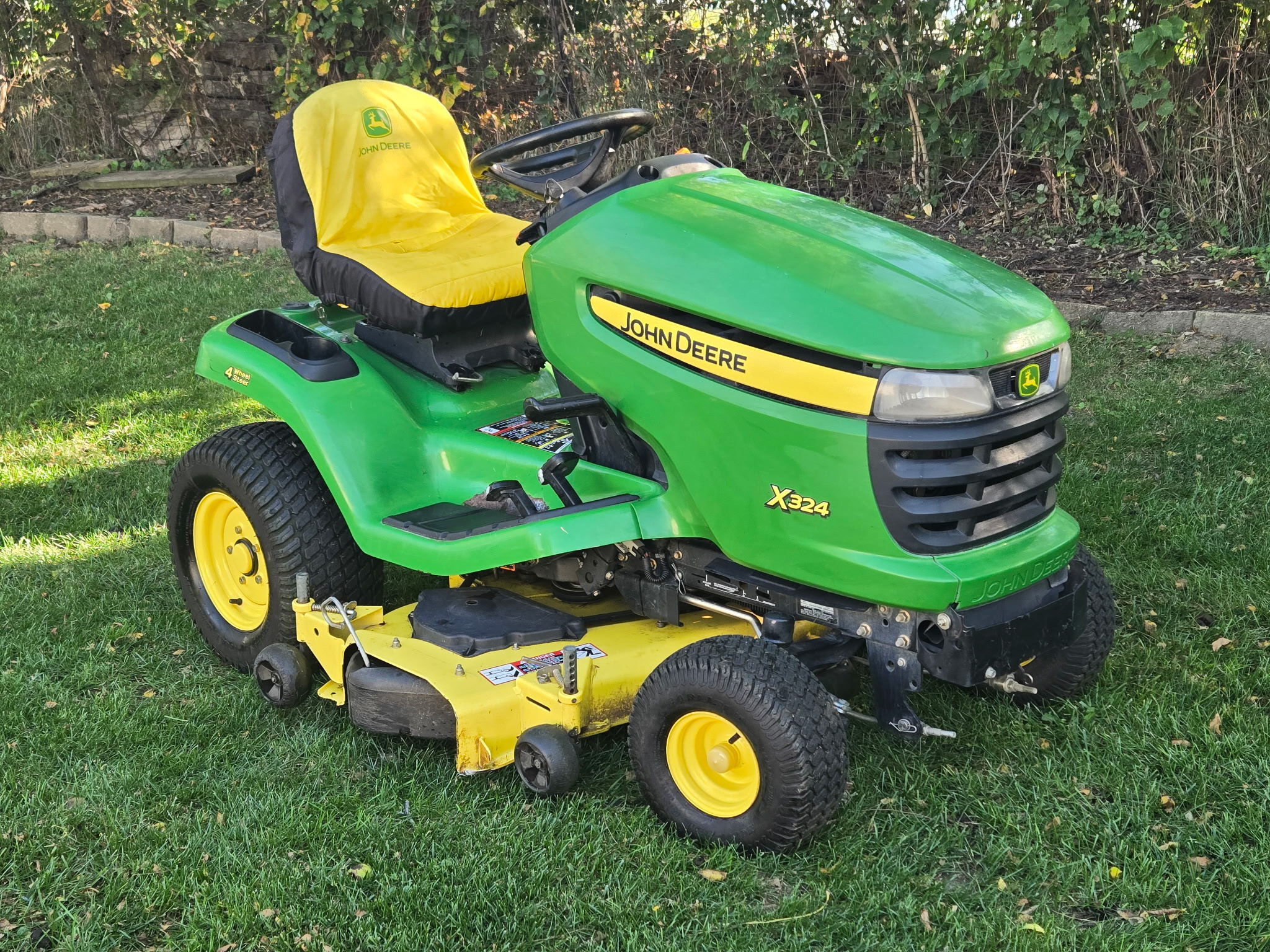 2006 John Deere X324 Lawn Mower