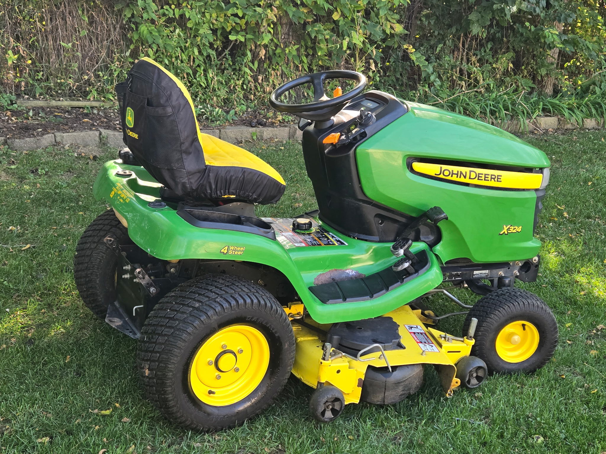 2006 John Deere X324 Lawn Mower