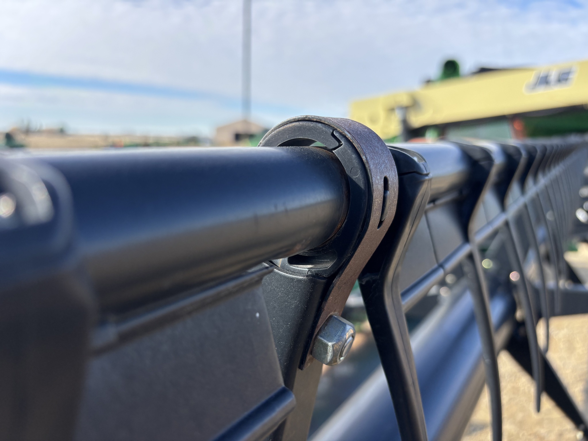 2013 John Deere 625F Platform