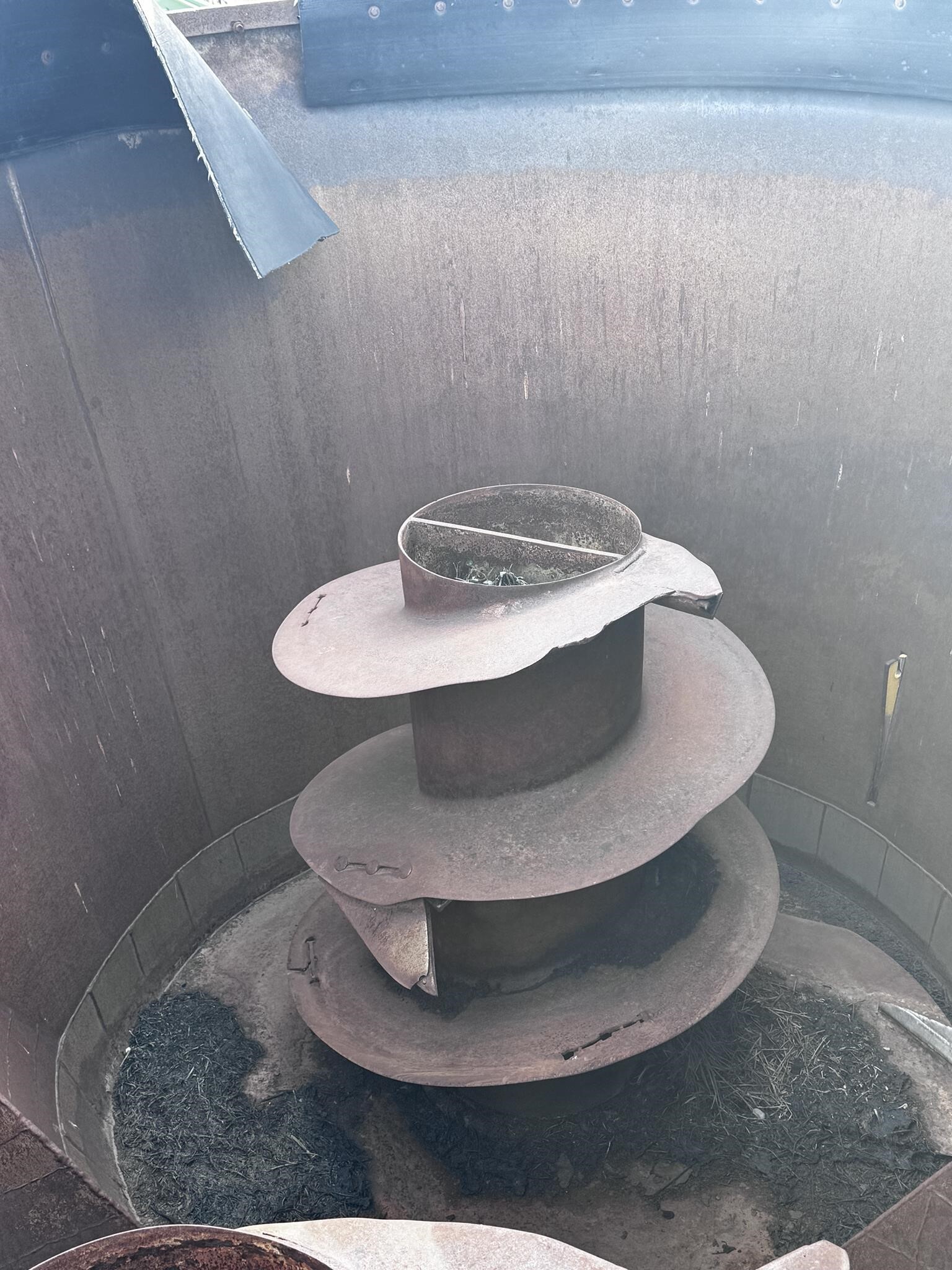  Supreme International 700T Grinders and Mixer