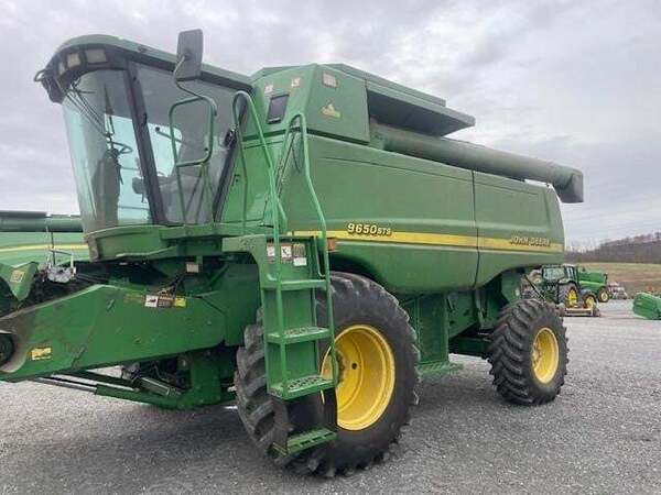 Used Combines for Sale - 4118 Listings | Machinery Pete