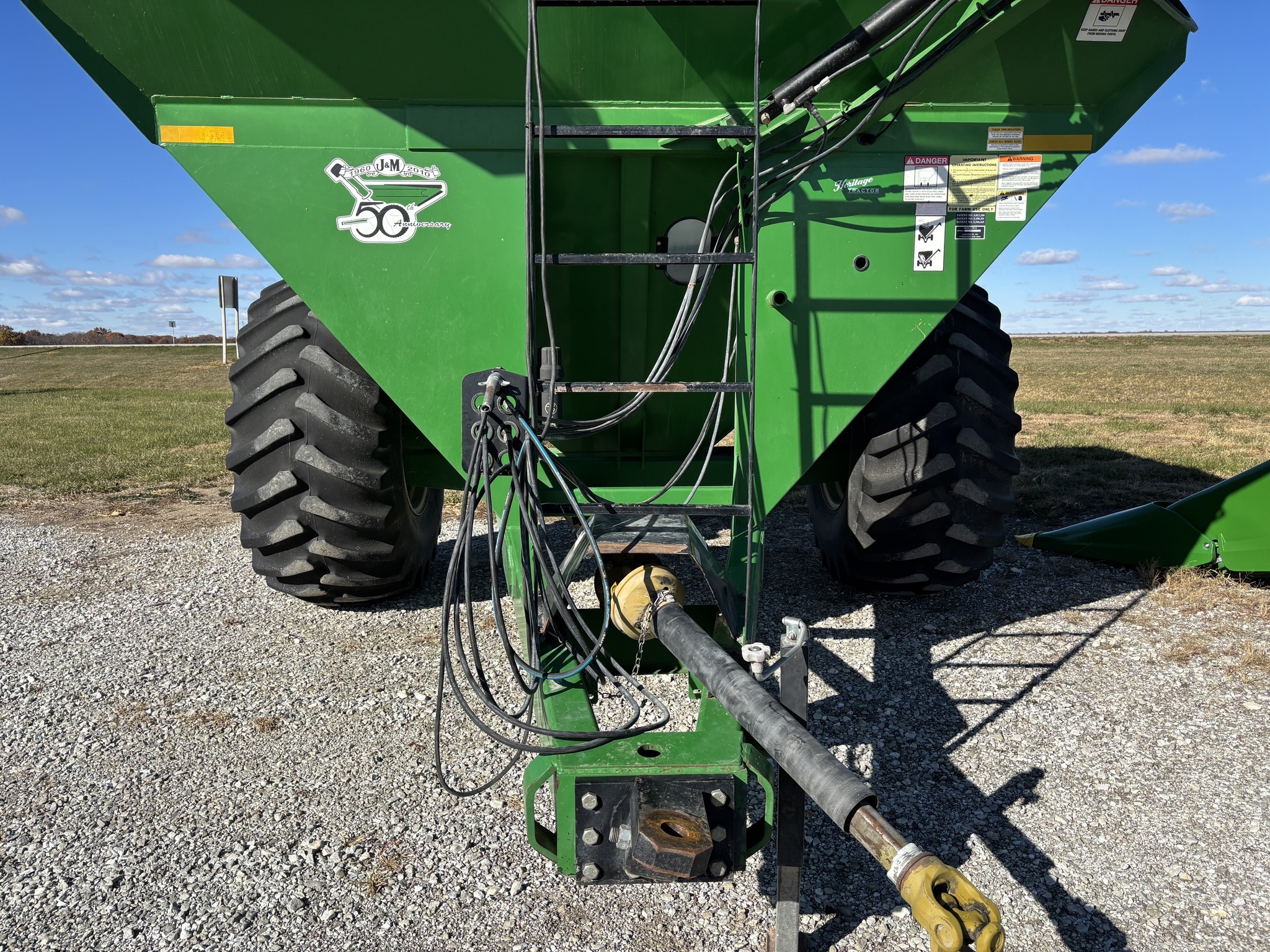 2010 J&M 750-18 Grain Cart