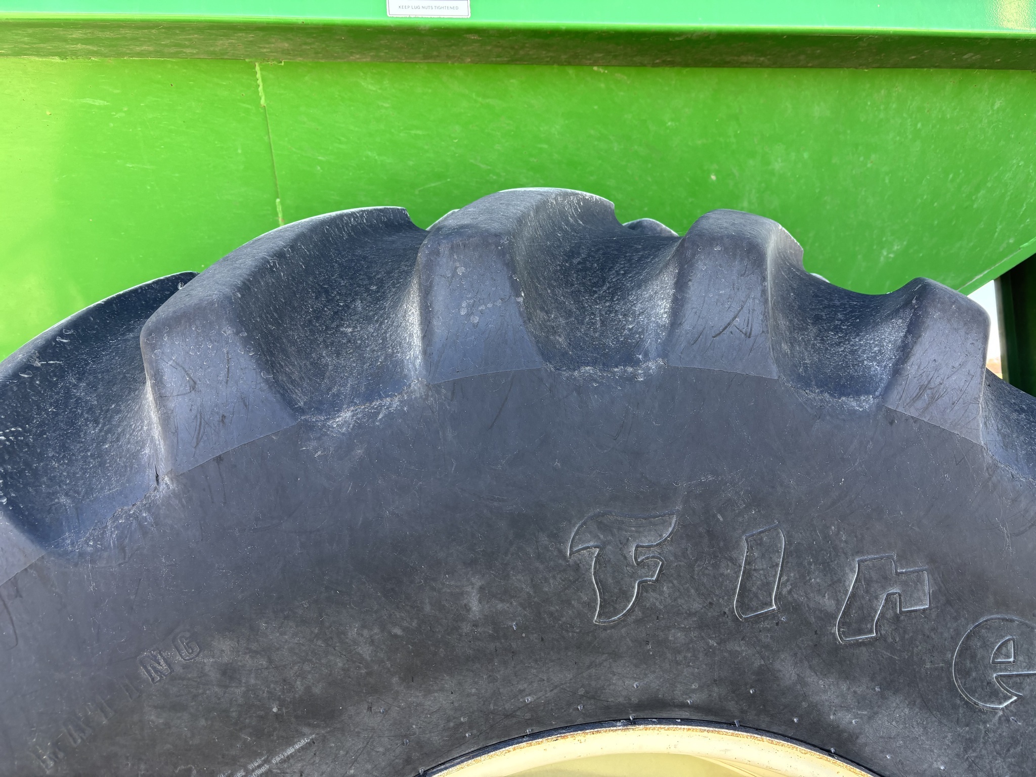 2010 J&M 750-18 Grain Cart