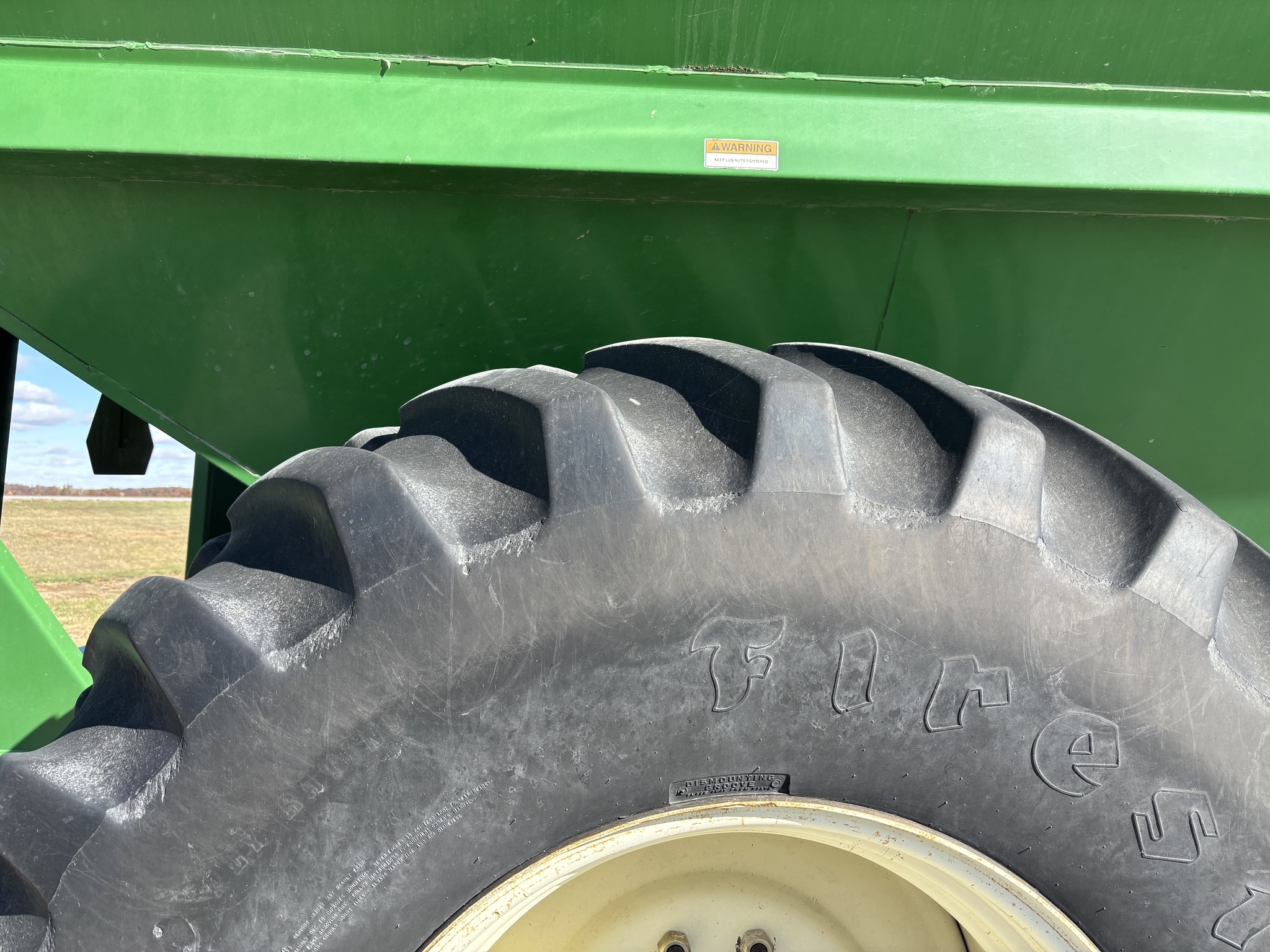 2010 J&M 750-18 Grain Cart
