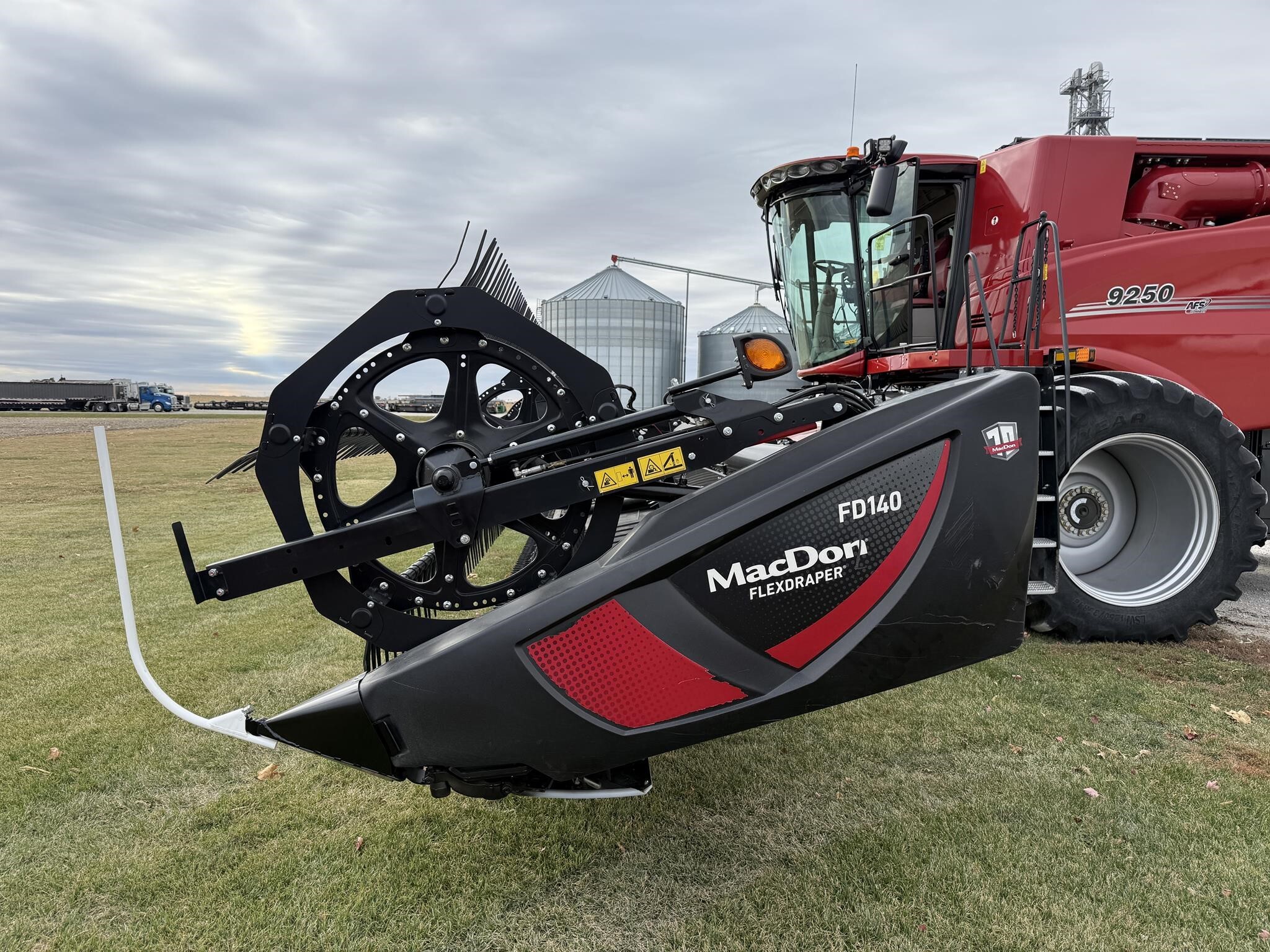 2019 MacDon FD140 Platform