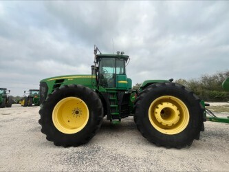2010 John Deere 9330 Tractor
