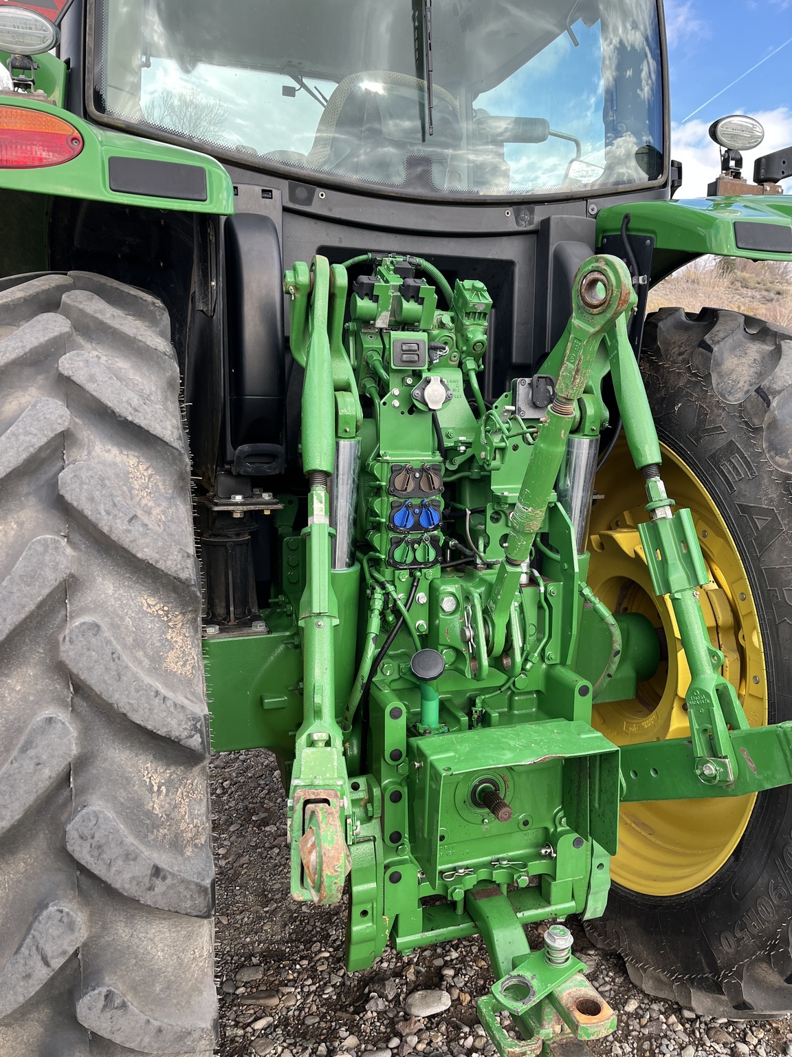 2016 John Deere 6175R Tractor