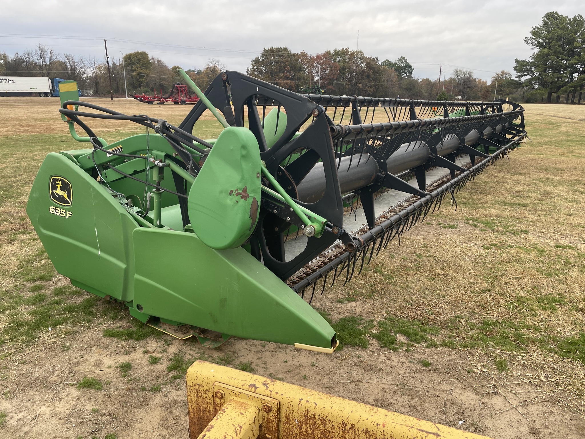 2010 John Deere 635F Platform