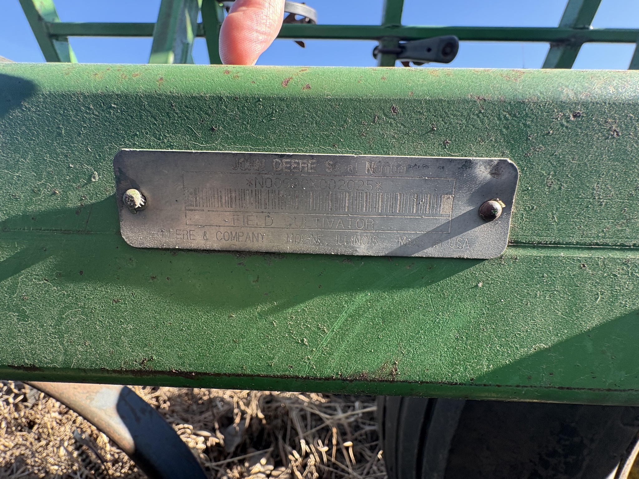 1994 John Deere 980 Field Cultivator