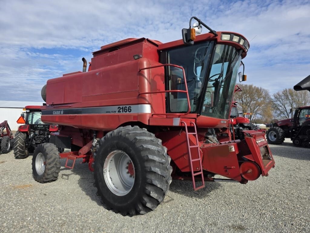 1996 Case IH 2166 Combine