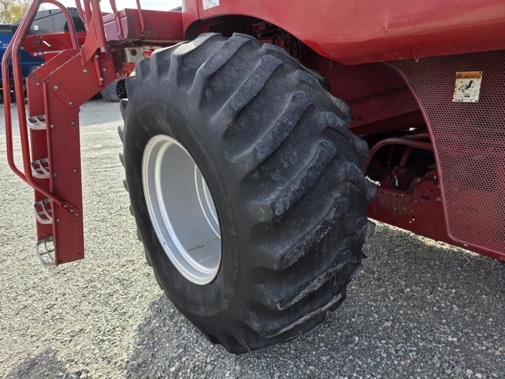 1996 Case IH 2166 Combine