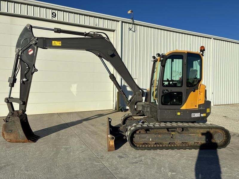 2022 Volvo ECR88D Excavator