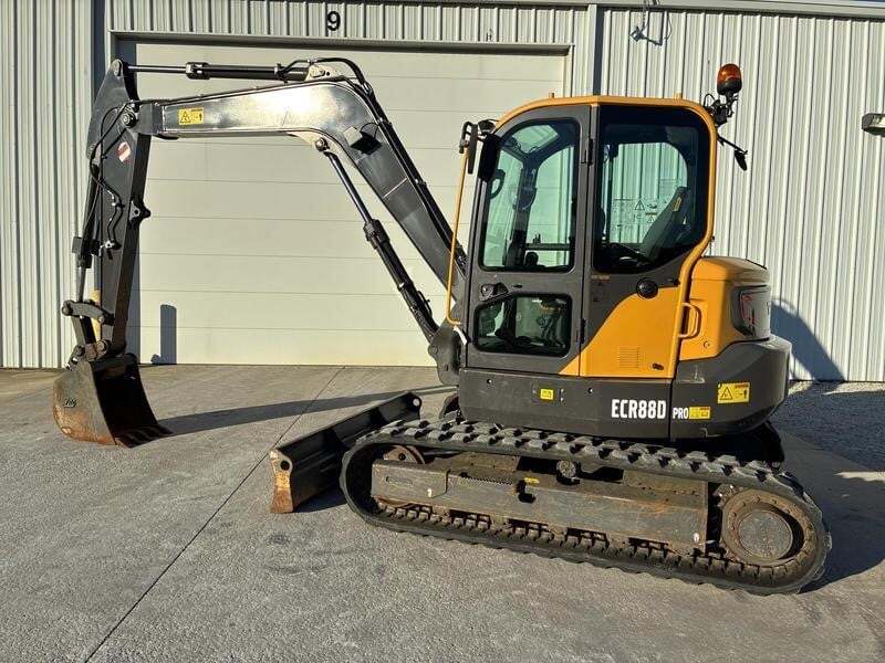 2022 Volvo ECR88D Excavator