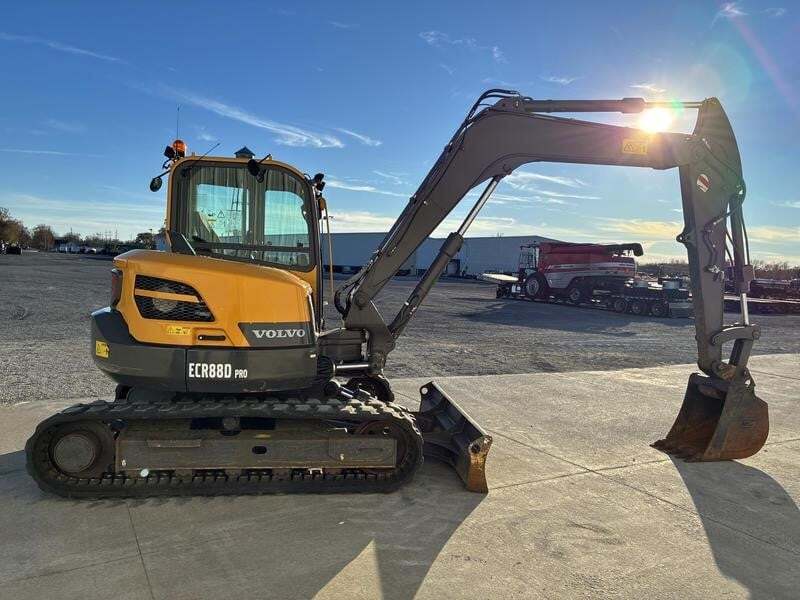 2022 Volvo ECR88D Excavator