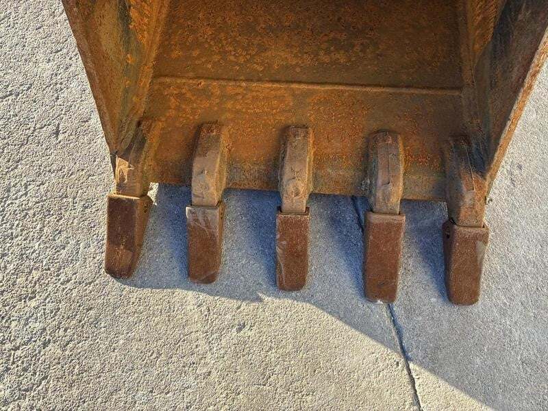 2022 Volvo ECR88D Excavator